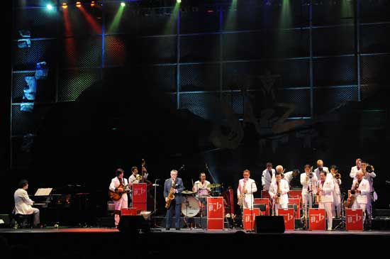 ���M�v�ƃV���[�v�X���t���b�c photo by Hideo Nakajima