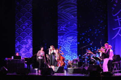 Terri Lyne Carrington Mosaic Project photo by (c)�����p�Y�^(c)Hideo Nakajima�@(c)TOKYO JAZZ FESTIVAL 2010